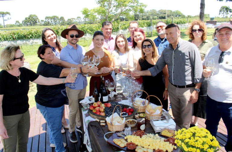 Secretária de Turismo Catiane Seif seguiu outros roteiros de visitações na Serra