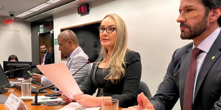 Daniela Reinehr assume Comissão de Turismo da Câmara e pretende colocar setor no centro do desenvolvimento nacional