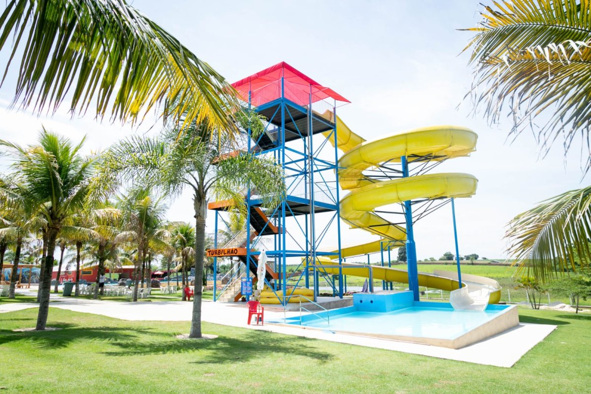 Conheça 5 parques aquáticos perto de São Paulo para curtir no mês das crianças